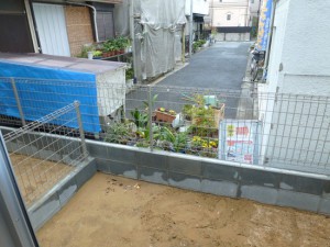 裏庭造園目かくし植栽