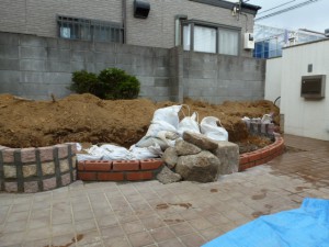 東京江戸川区リガーデン工事、レンガ積み
