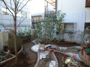 植栽、レンガ