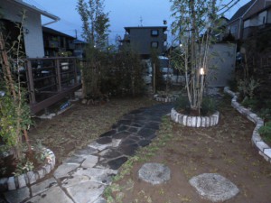 雑木林、アプローチ、